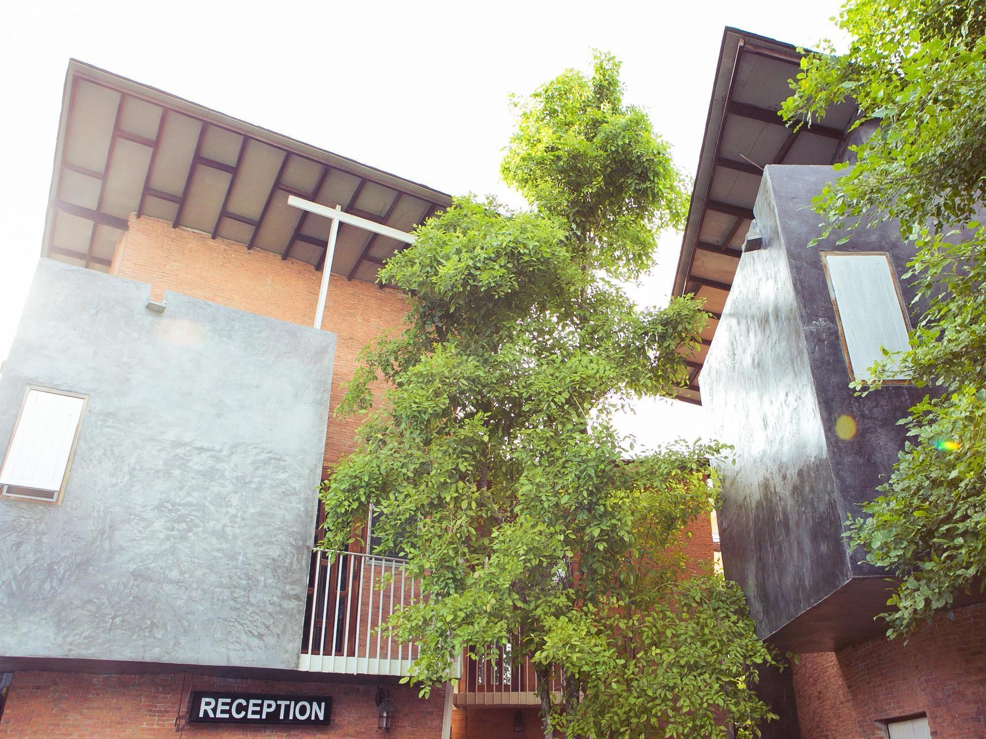 Hy Resort Chonburi Exterior foto